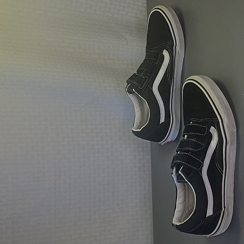 Vans Sneakers With Triple Velcro Closure Size 10.5 Great Condition - Picture 4 of 8